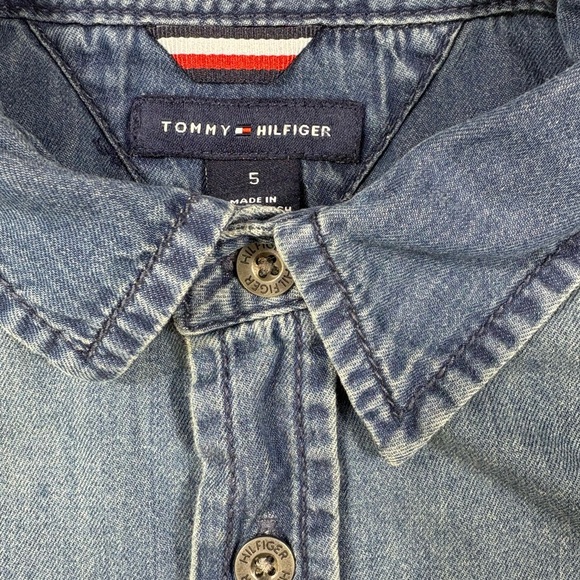 Tommy Hilfger 2 Boys Long Sleeve Button Front Shirts | Size 5 - Picture 3 of 9